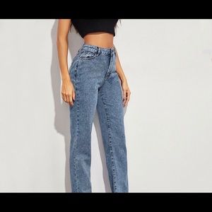 HIGH RISE MOM JEANS